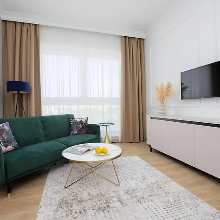 아파트 Exceptional For 3 People Near Pge By Renters 바르샤바