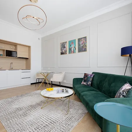 아파트 Exceptional For 3 People Near Pge By Renters 바르샤바